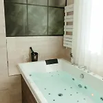 بيت ضيافة Wine & Wellness 4*